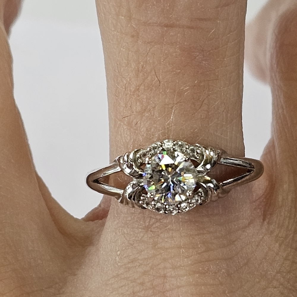 Sparkling Strontium Titanate Ring in Sterling Silver Sz 8 - Picture 8 of 8